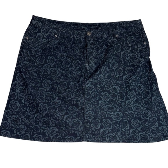 Cjbanks Women’s Skorts Rose Patterned 2-Tone Denim Skirt Size 18W Lined - Picture 2 of 5